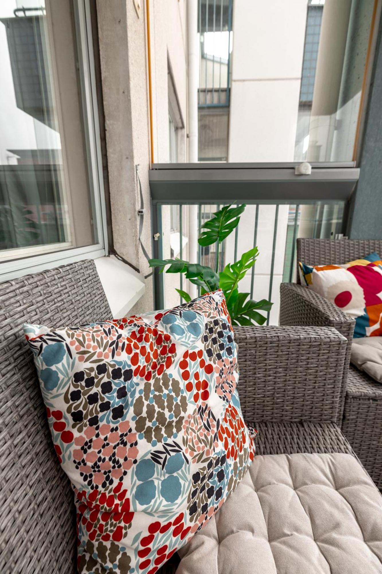 Bright & Comfy 79m2 2br With Sauna And Balcony Helsingfors